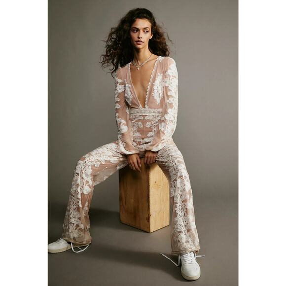 Free People x For Love & Lemons Temecula Jumpsuit NWT Size S Ivory Sold Out $398 - Picture 7 of 9